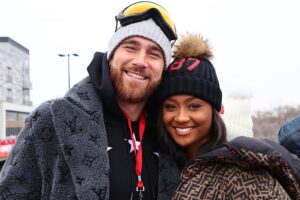 travis kelce wife